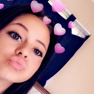 Meet your Posher, Kayla